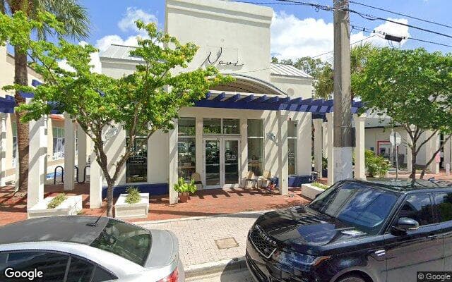 Street view of Navi Coffee & Flowers