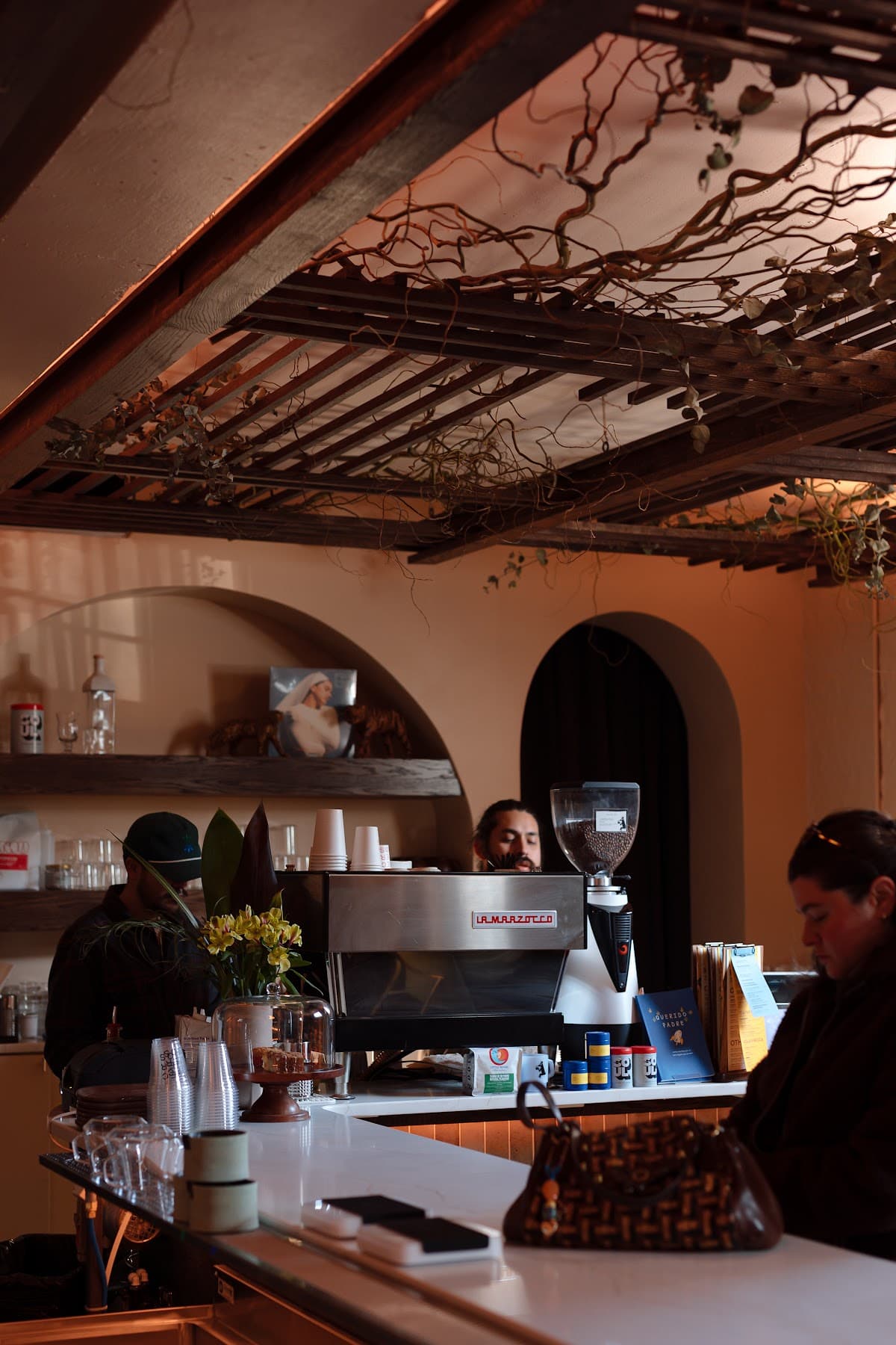 Recuerdos Cafe